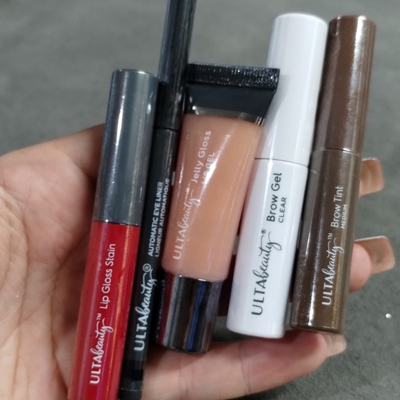 Ulta Makeup Set - Picture 2 of 4